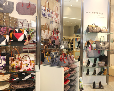 COCOSA内PELLETTERIA HITMAN&CO.